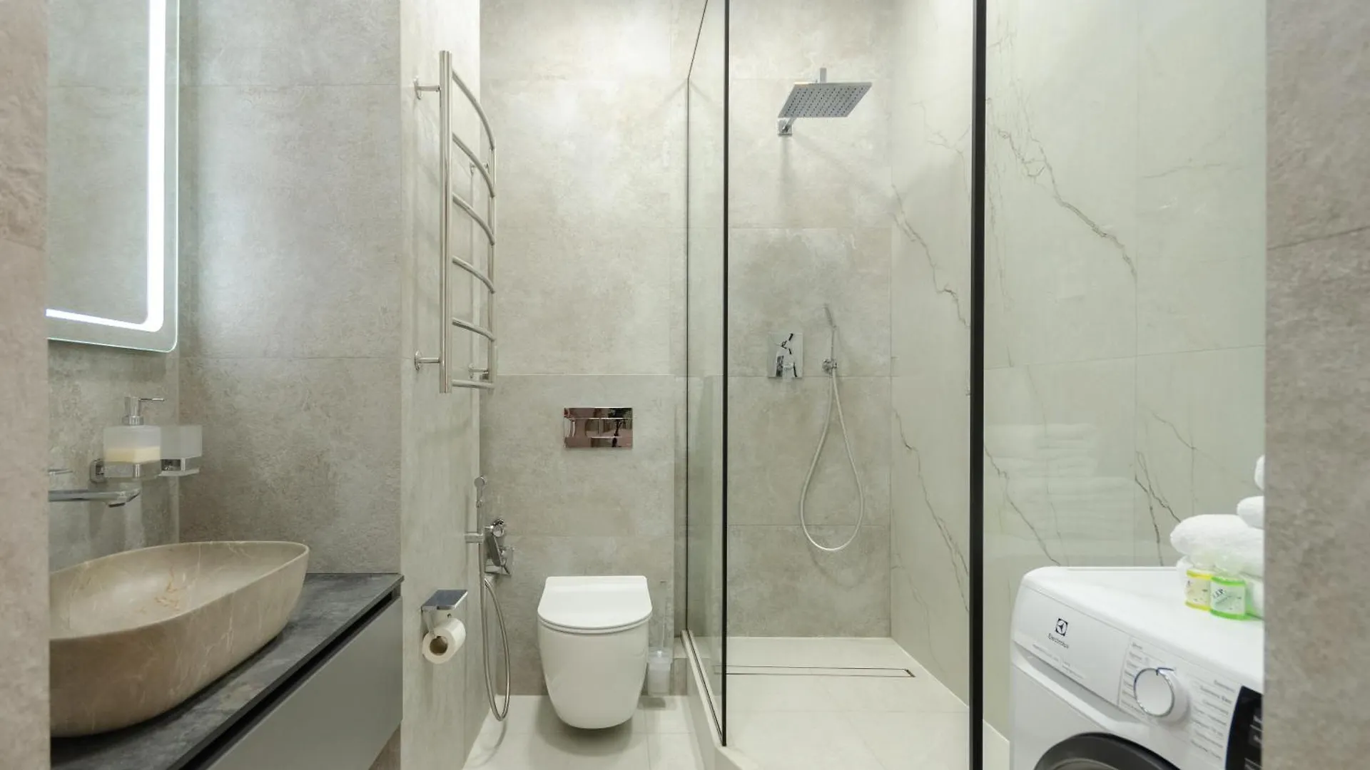 Petrovdom Apartments 11-149 In Rc Zemchuzhina 38, Zhylianska 68 基輔