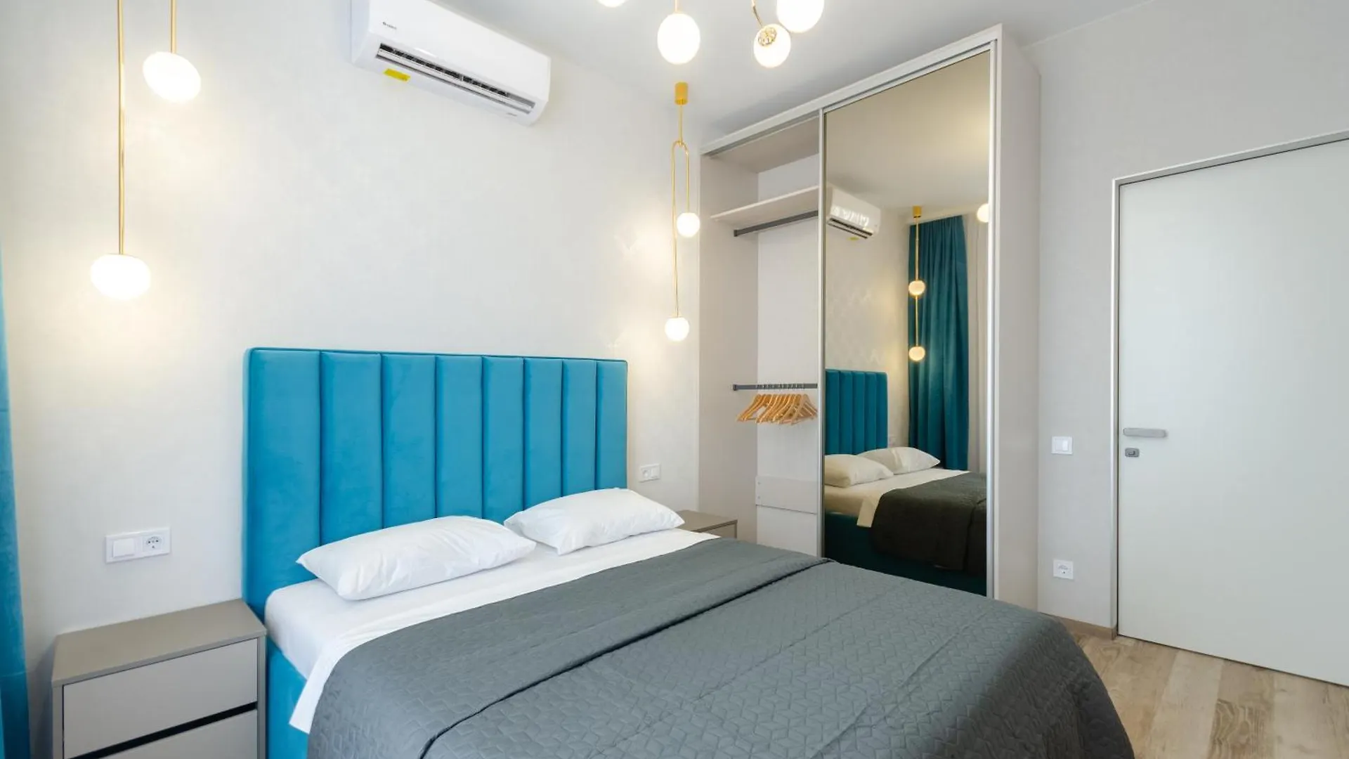 Petrovdom Apartments 11-149 In Rc Zemchuzhina 38, Zhylianska 68 基輔 乌克兰
