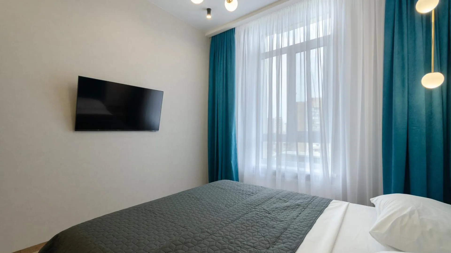Petrovdom Apartments 11-149 In Rc Zemchuzhina 38, Zhylianska 68 基輔