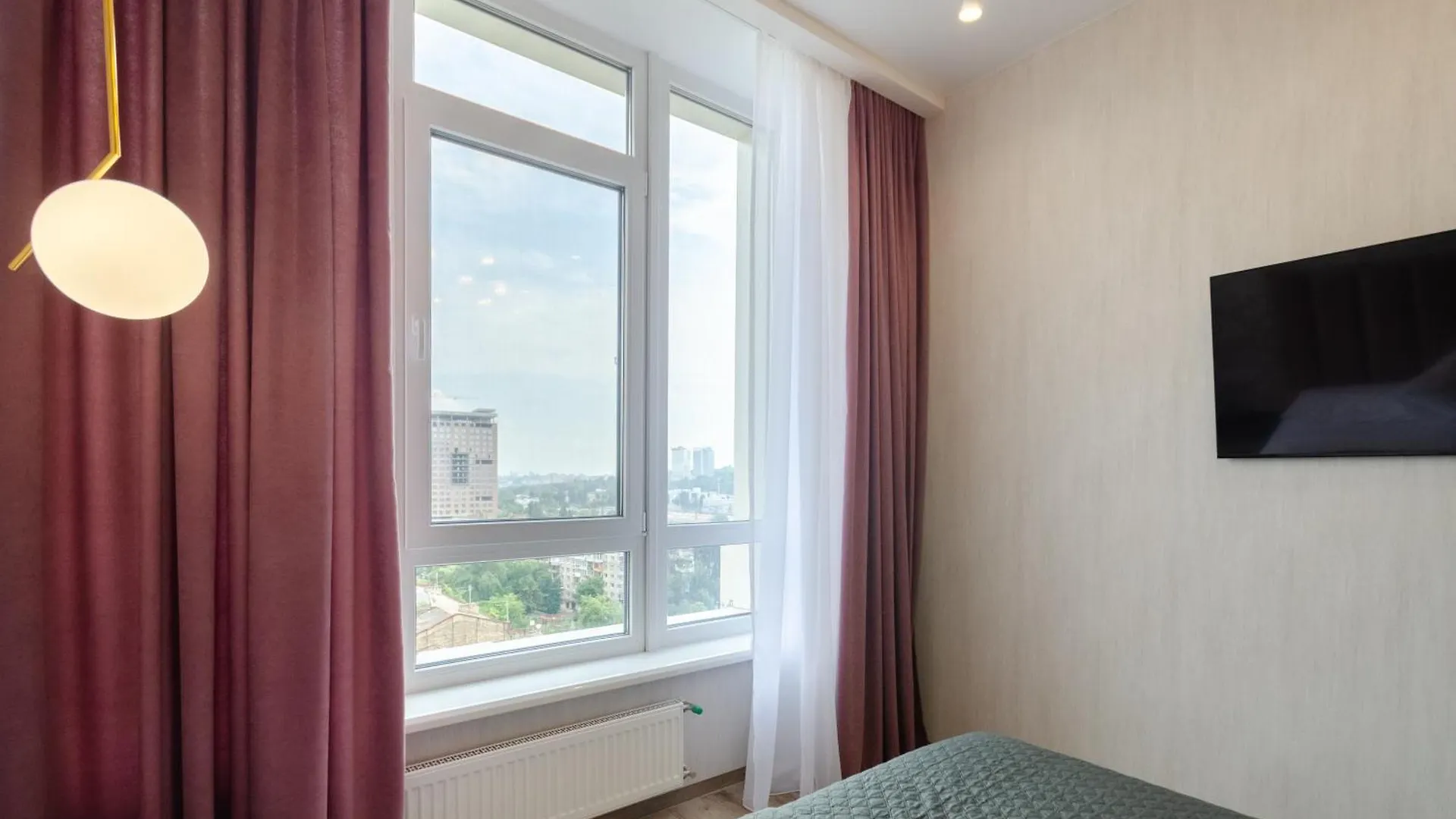 Petrovdom Apartments 11-149 In Rc Zemchuzhina 38, Zhylianska 68 基輔