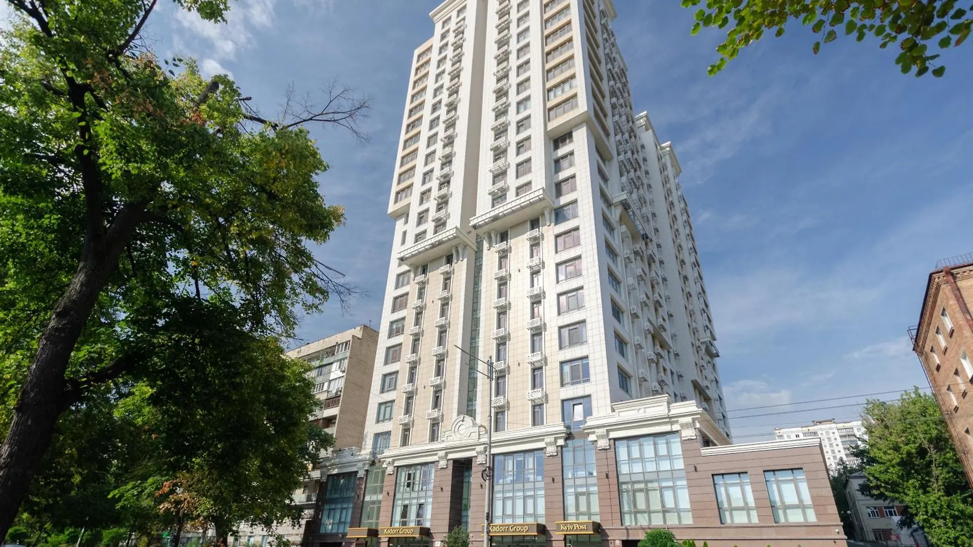 Petrovdom Apartments 11-149 In Rc Zemchuzhina 38, Zhylianska 68 基輔